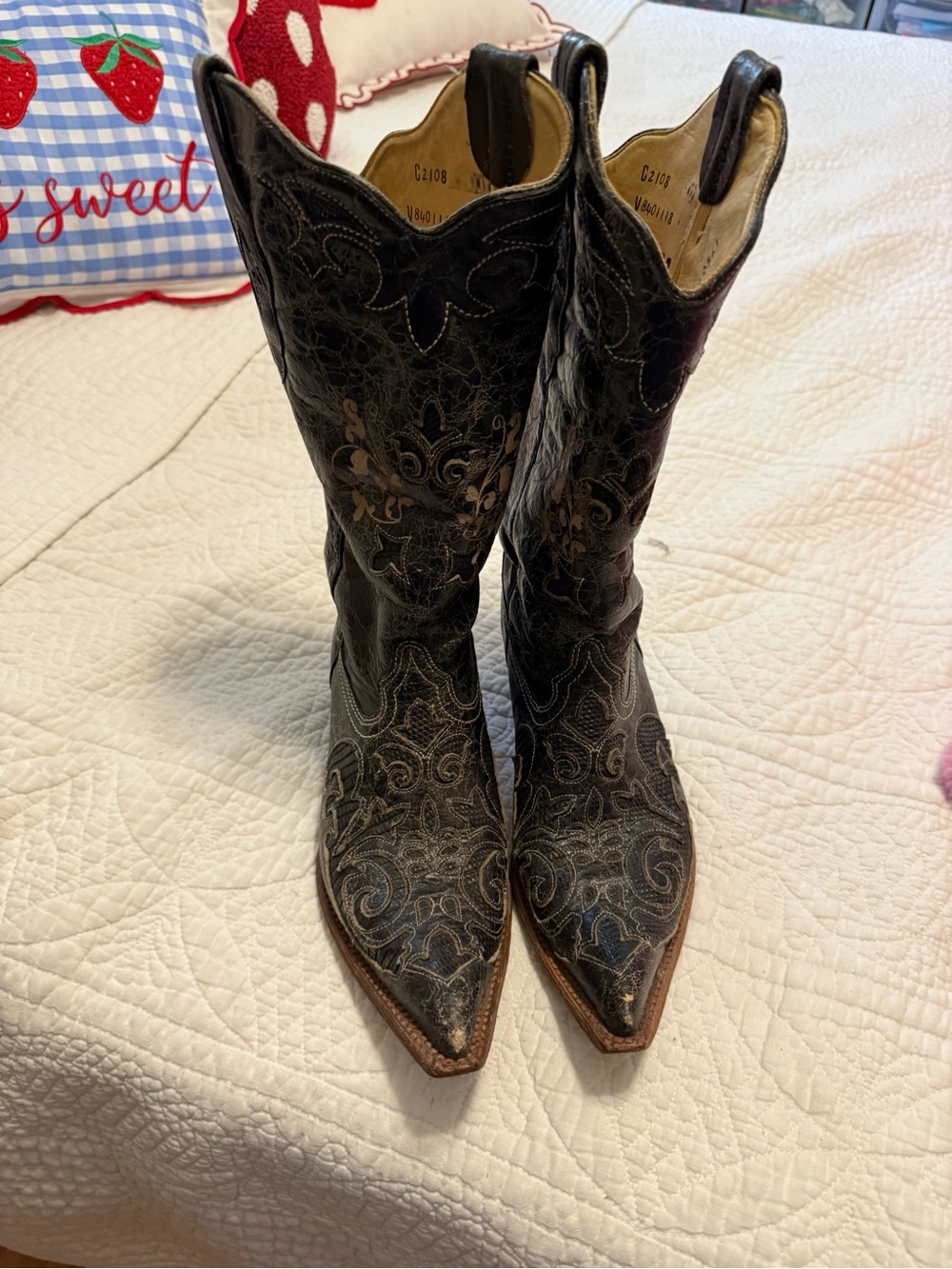Corral Women's Black Embroidered Western Cowboy Boots-size 10